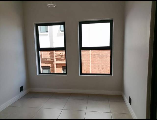 2 BEDROOM PROPERTY TO RENT IN LINBRO PARK